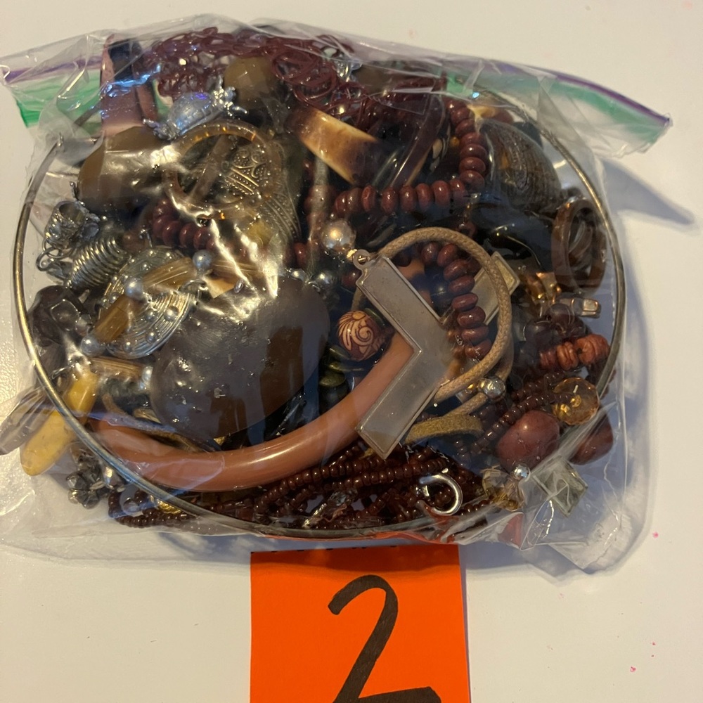 Lot: sandwich baggy full of jewelry